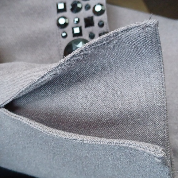 BCBG Wool Blend Embellished Neckline Tunic Top- Sz. Sm - Picture 6 of 10